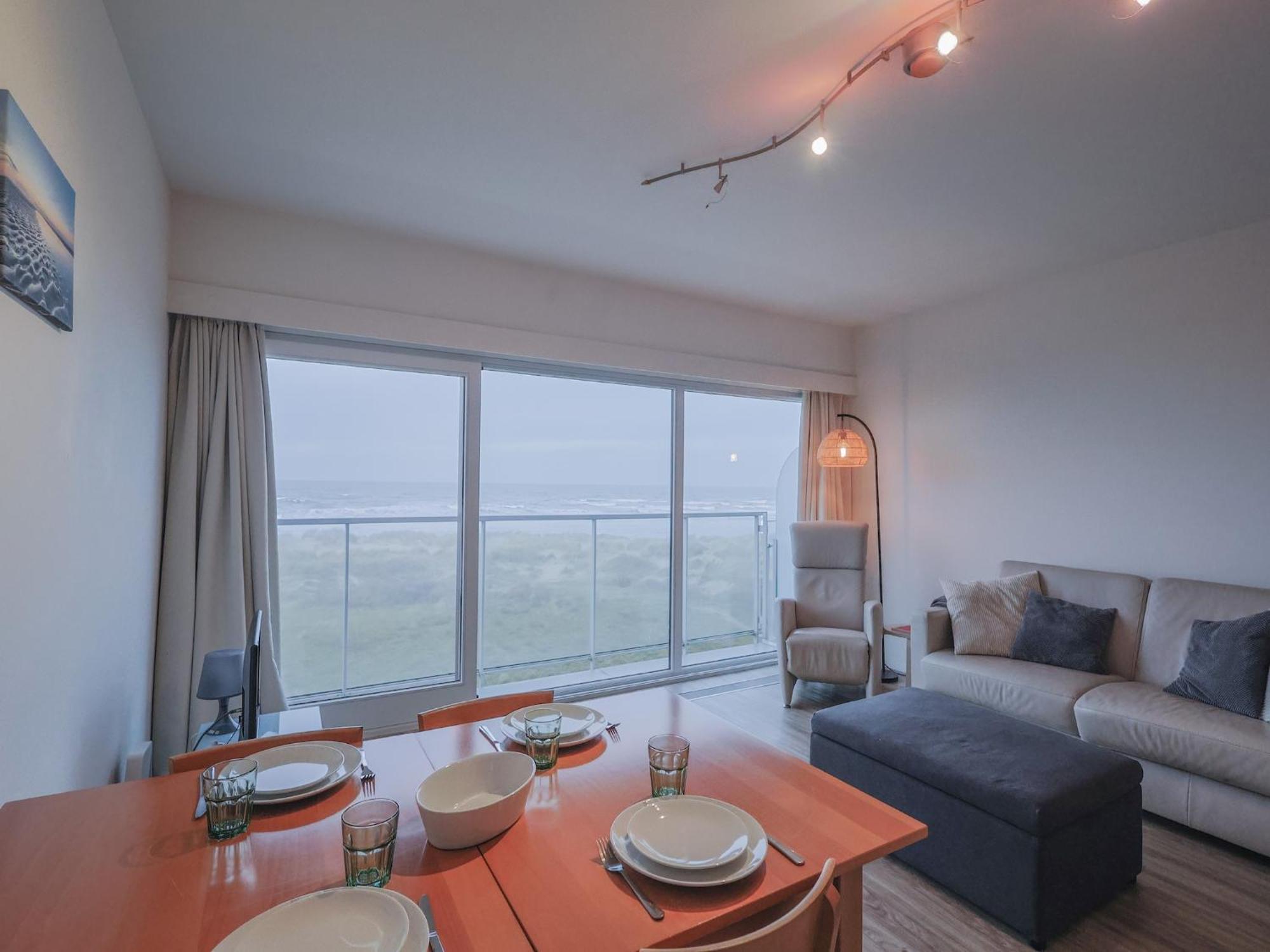 Ferienwohnung West31 With Beautiful Sea Views Oostduinkerke Exterior foto